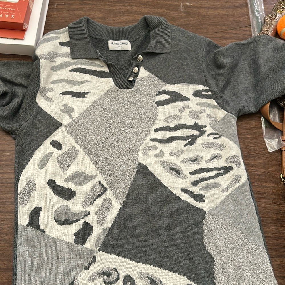 Alfred Dunner sweater. Large